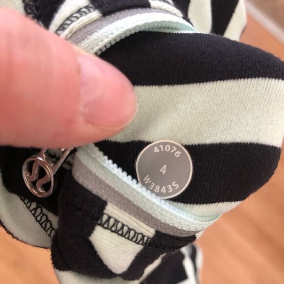 Lululemon Run: Reflect Long Sleeve Sea Stripe Mint Moment Black/Black - Picture 10 of 13